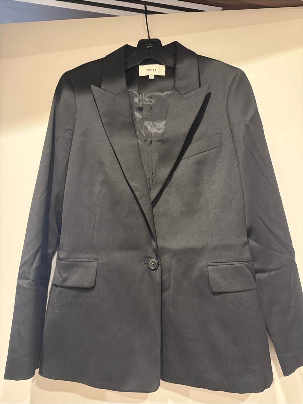 Reiss Black Single-Button Satin-Lapel Blazer